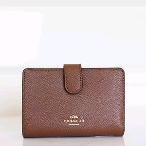 Like New| Coach Crossgrain Wallet